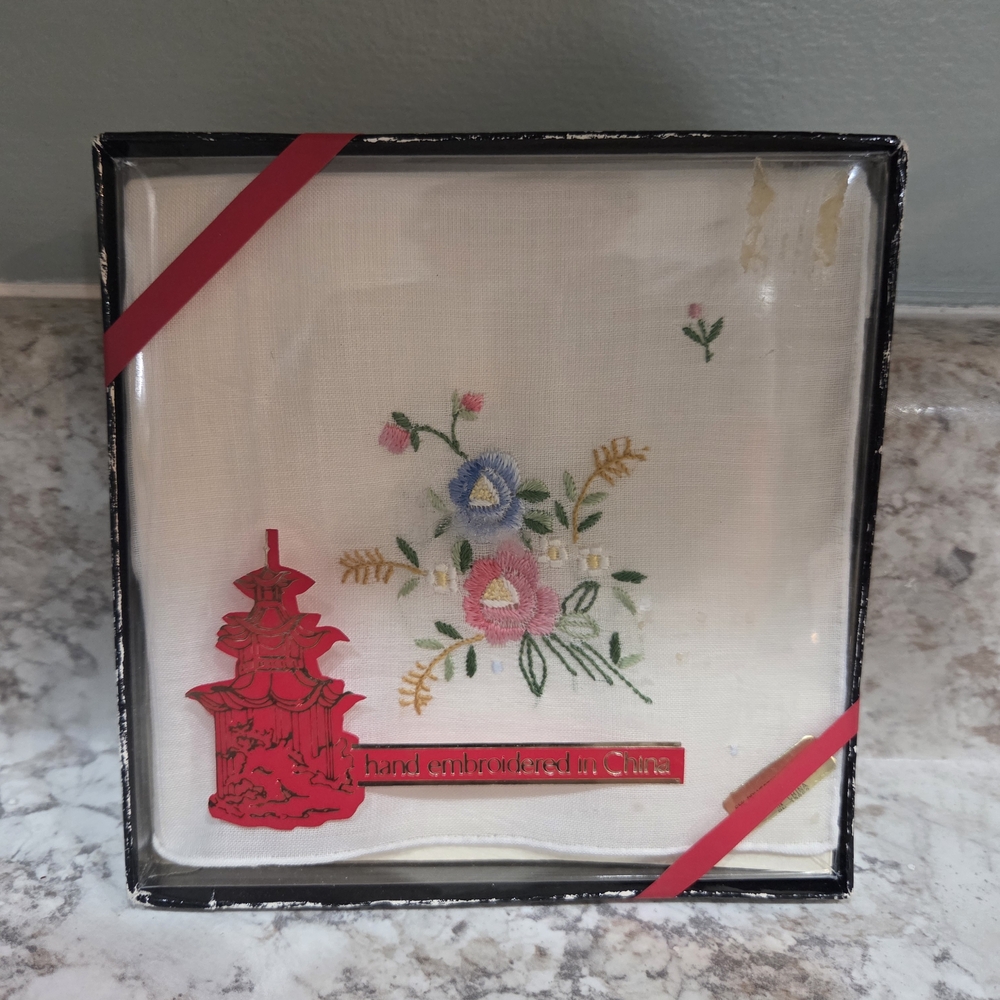 Vintage Chinese Embroidered Floral Handkerchief NIB Cottagecore